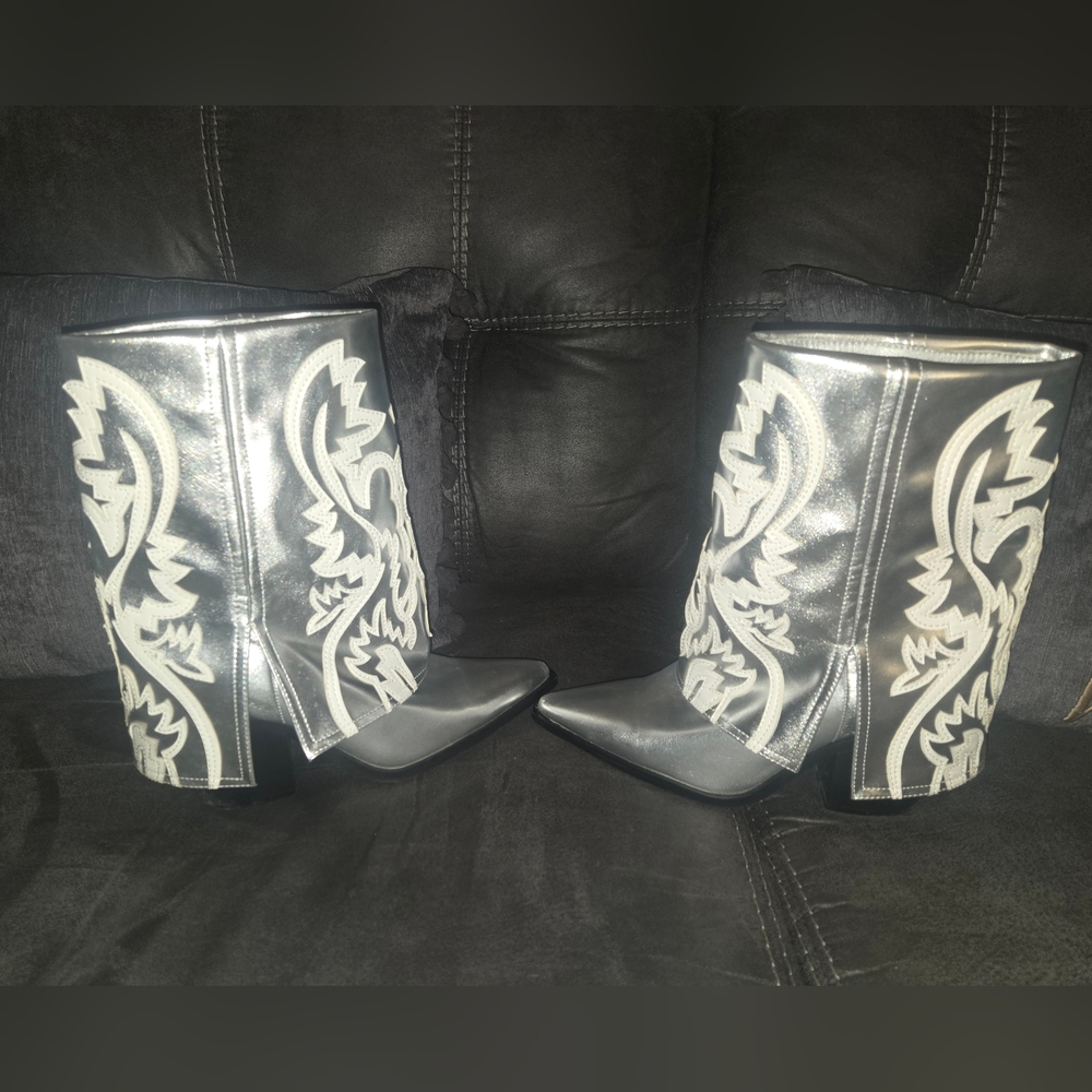 AZALEA ESPERANZA-SILVER WESTERN BOOTIE Metallic Silver Foldover Cowboy Boots